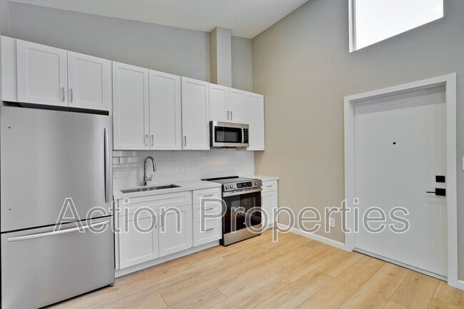 Building Photo - 368 Camille Ct