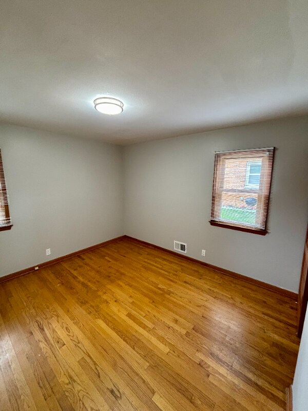 Building Photo - 3389 S Whitnall Ave
