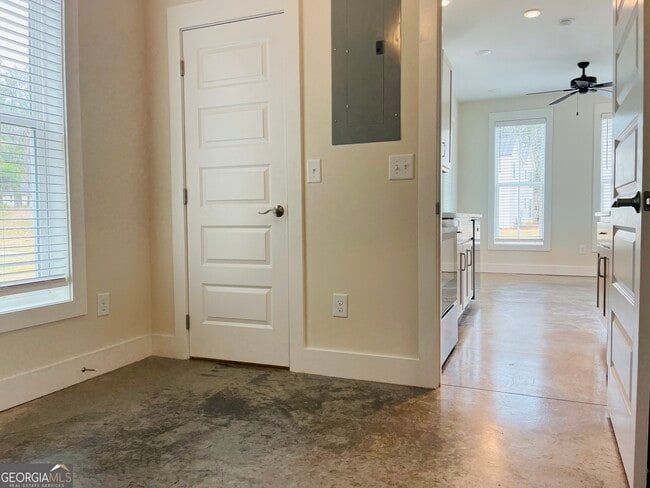 Building Photo - 102 Gardenia Ln