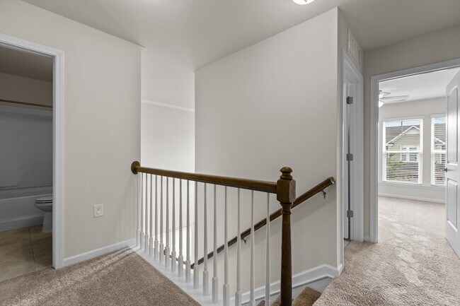 Building Photo - 1211 Nightshade Dr