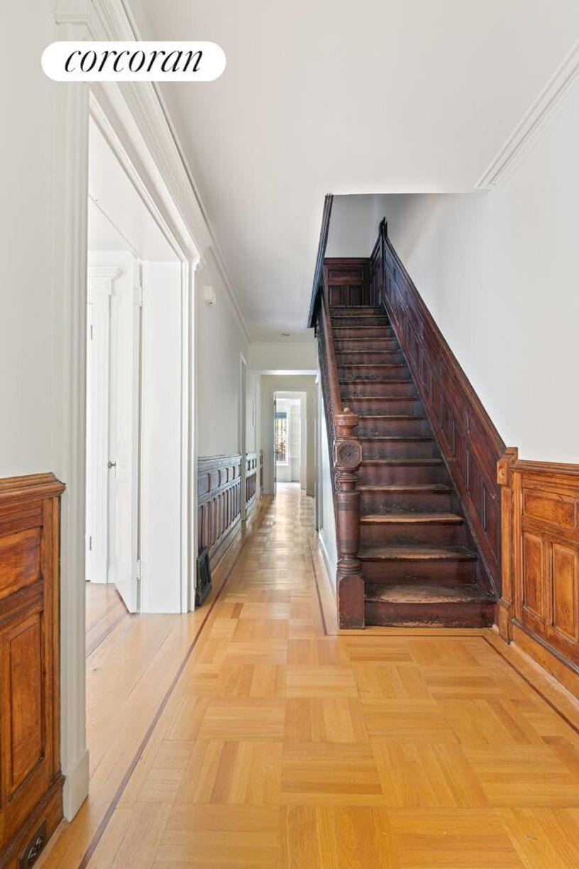 Building Photo - 543 3rd St