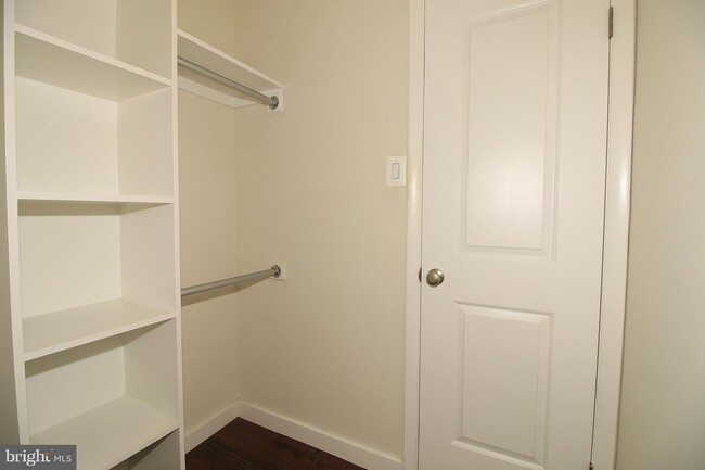 Building Photo - 1140 23rd Street NW Unit 105