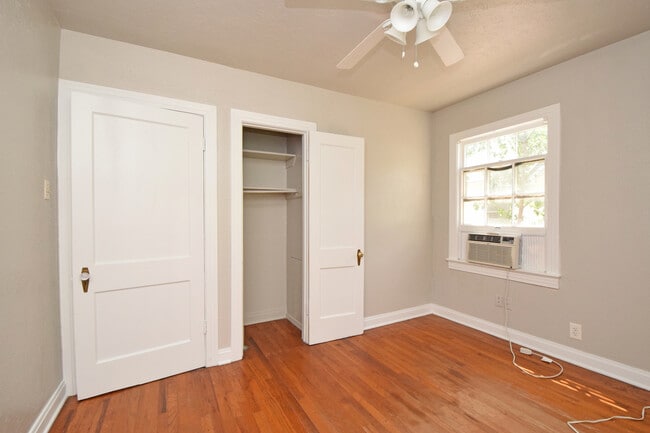 Building Photo - Cherrywood Charmer! 2/1 Avail for August!