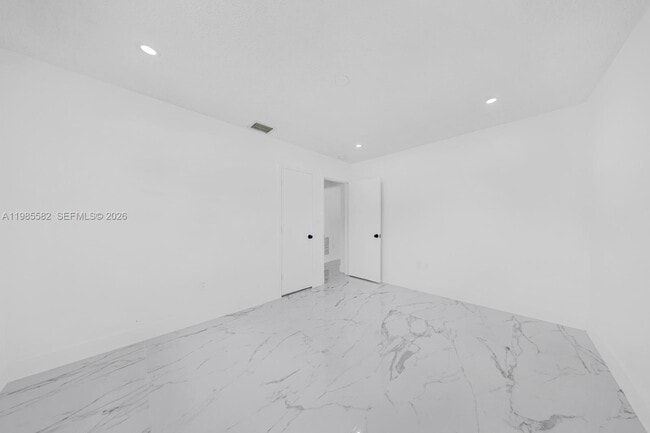 Building Photo - 6172 SW 44th St