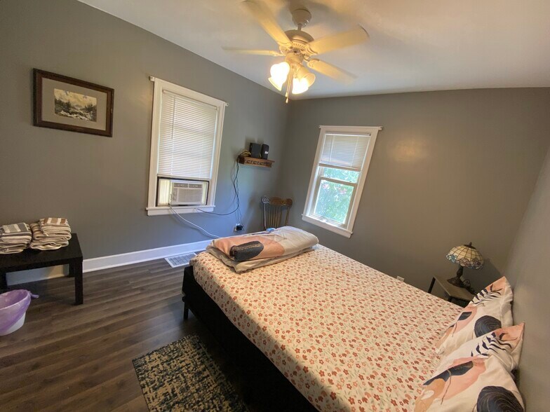 Main level Room 2/3 - 712 Washington Memorial Dr