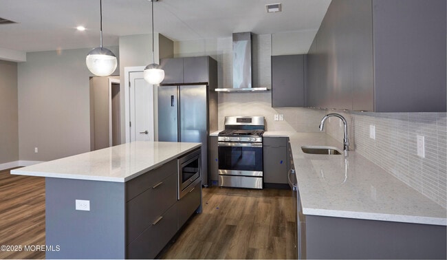 Building Photo - 52 Colfax St