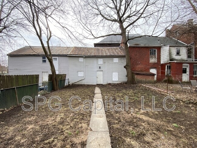 Building Photo - 254 Roosevelt Ave