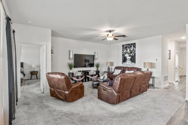 Building Photo - 10357 Rosegreen Ln