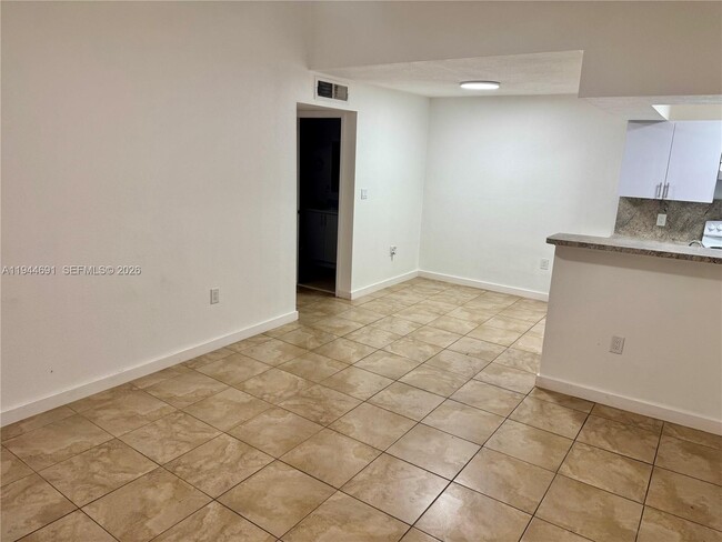 Building Photo - 10441 SW 156th Ct