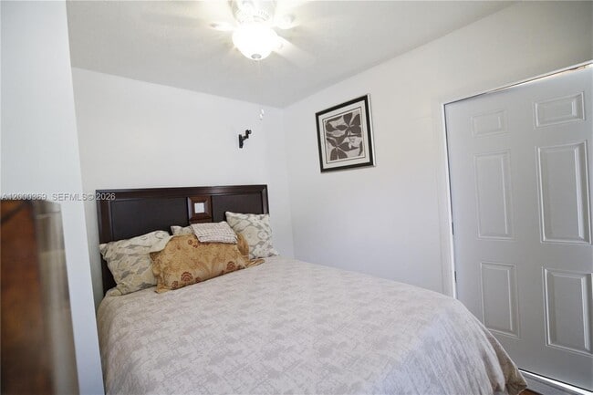 Building Photo - 853 NE 153rd Terrace