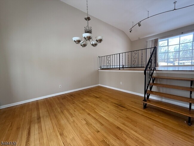 Building Photo - 126 Sagamore Dr