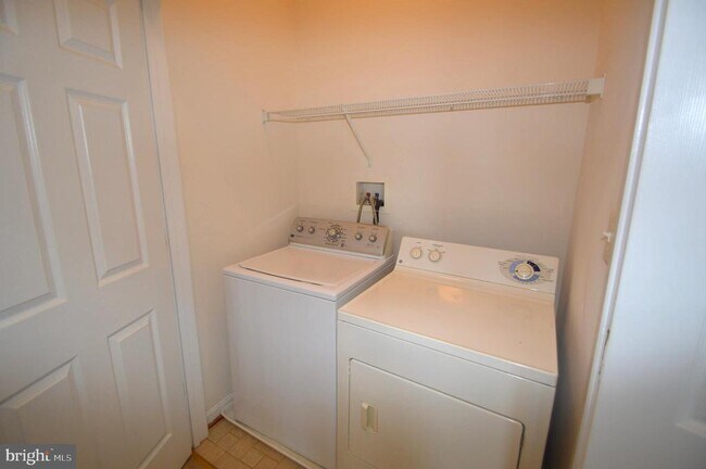 Building Photo - 24600 Siltstone Square