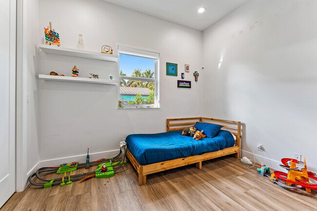 Building Photo - 14151 Little Cypress Cir