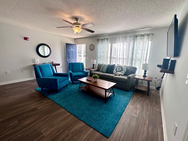 2 Bedroom 2 Bath- Veterans Park - Veterans Park