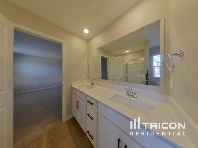 Building Photo - 5186 Duck Ln