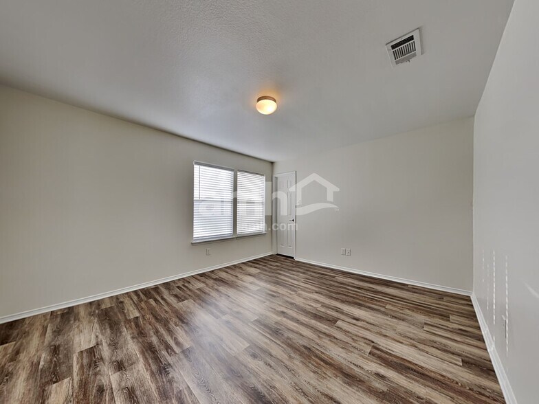 Building Photo - 9036 Yellow Cedar Trl