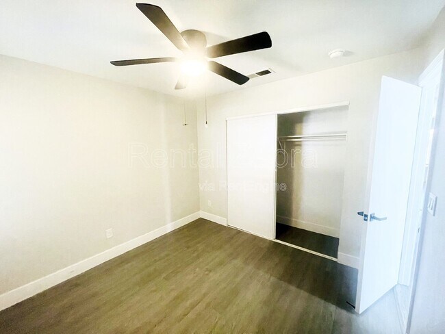 Building Photo - 423 El Portal Ct