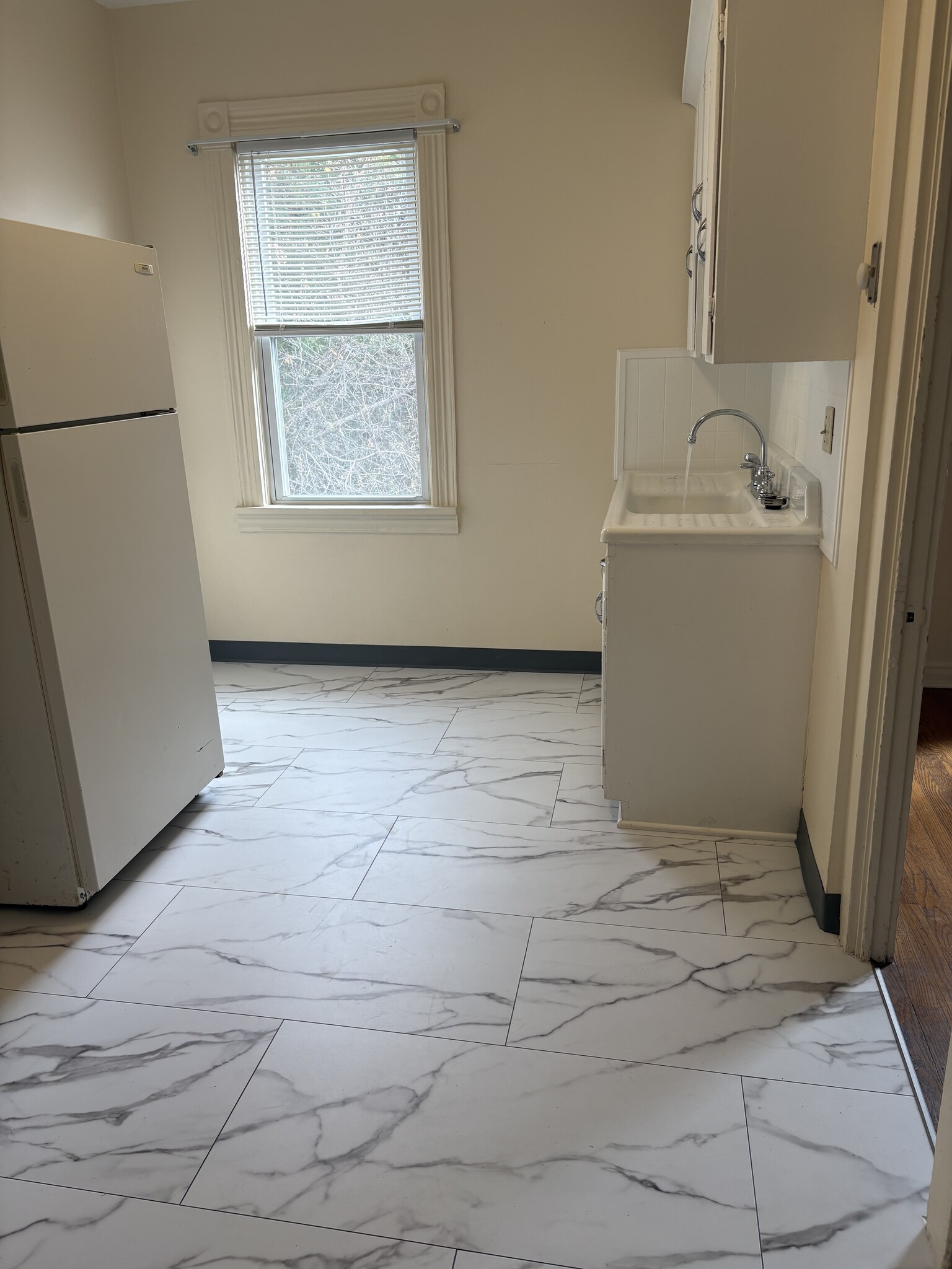 Kitchen - 826 Park St