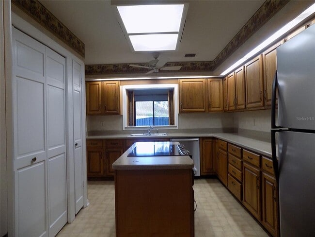 Building Photo - 408 Sassafras Ln