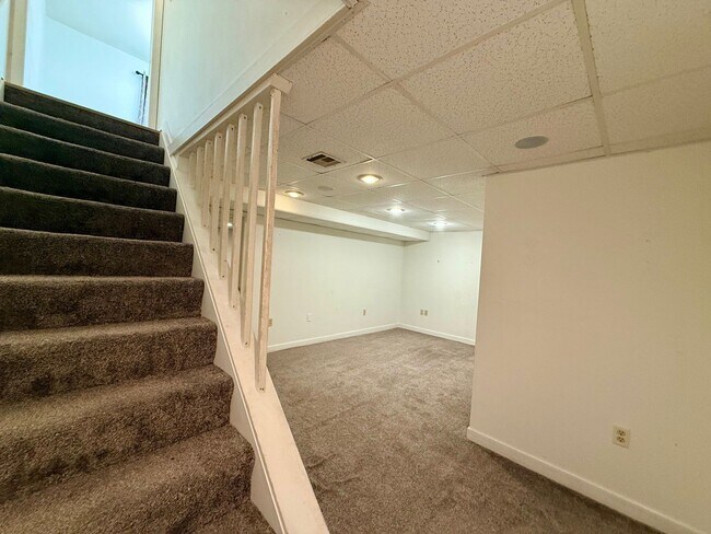 Building Photo - 202 Heatherwood Dr
