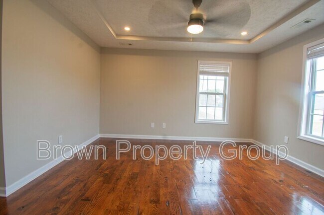 Building Photo - 3685 Pioneer Dr