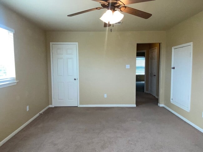 Building Photo - 7707 Bridgepointe Dr