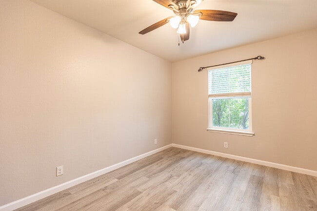 Building Photo - 6414 Dynamic Sound