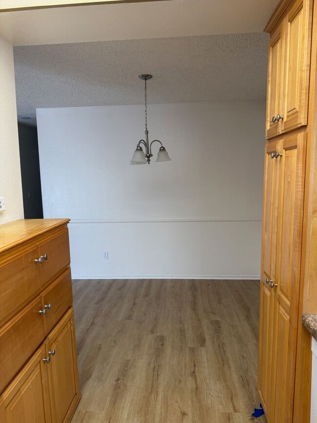 Building Photo - Newly Remodeled 3 Bedroom, 2 Bath Condo wi...