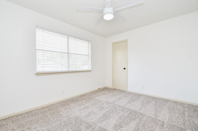 Building Photo - 8231 Bo Jack Dr