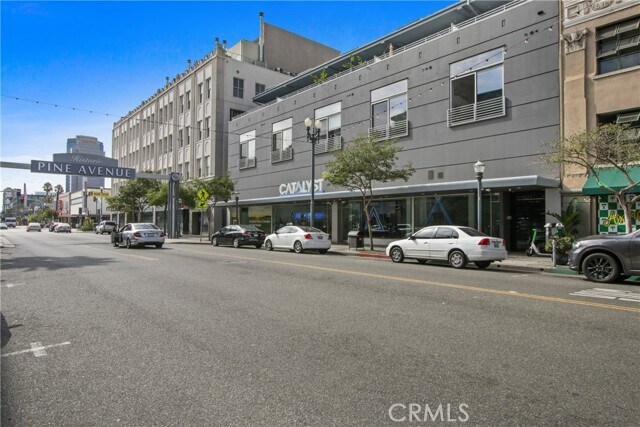 Building Photo - 433 Pine Ave