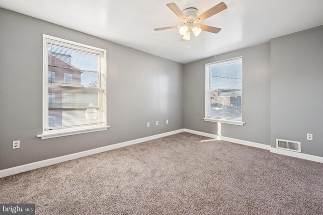 Building Photo - 138 N King St