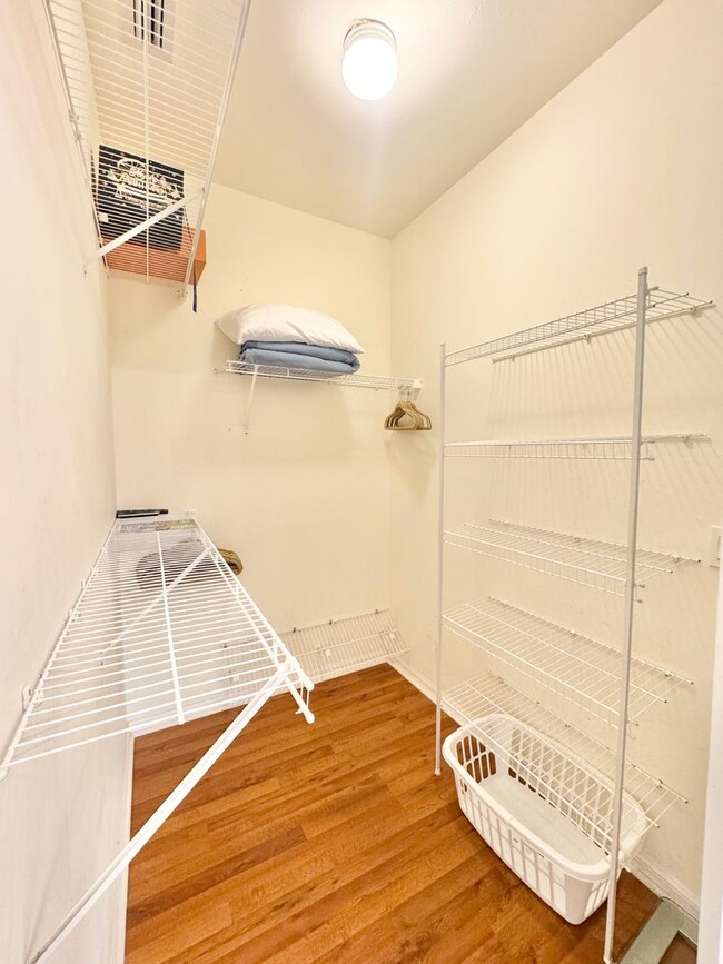 Building Photo - ** FALLING WATERS ** 2 BED / 2 BATH - COND...