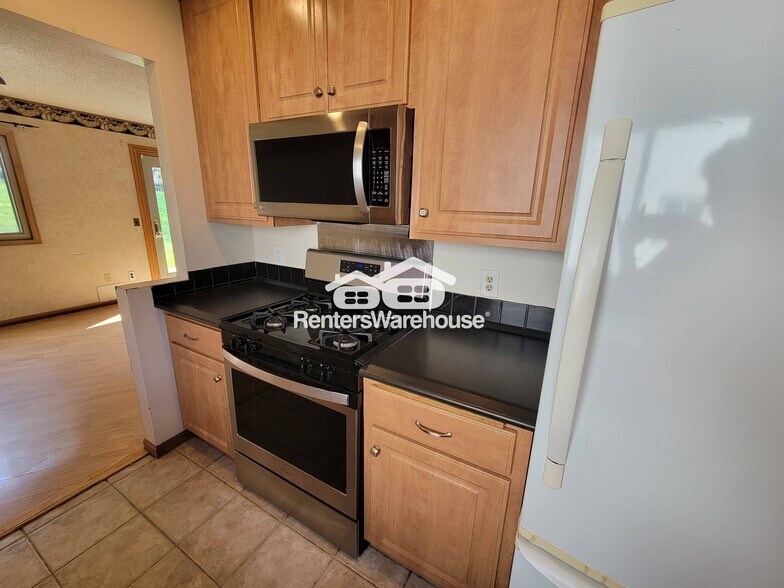 Building Photo - 1331 67th Ln N