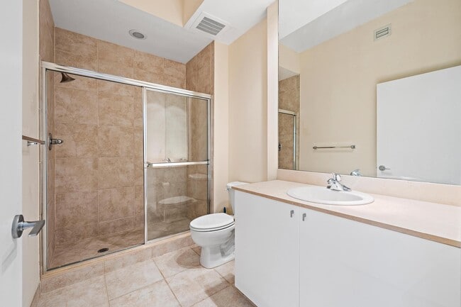 Building Photo - 1551 N Flagler Dr