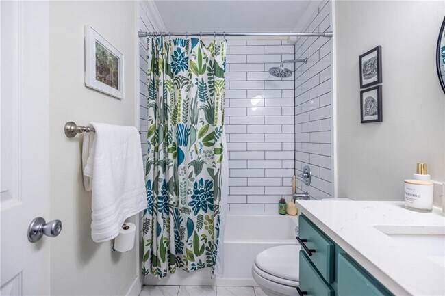 Building Photo - 520 Park Ave SE