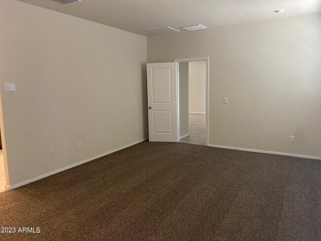 Building Photo - 1070 W Falls Canyon Dr