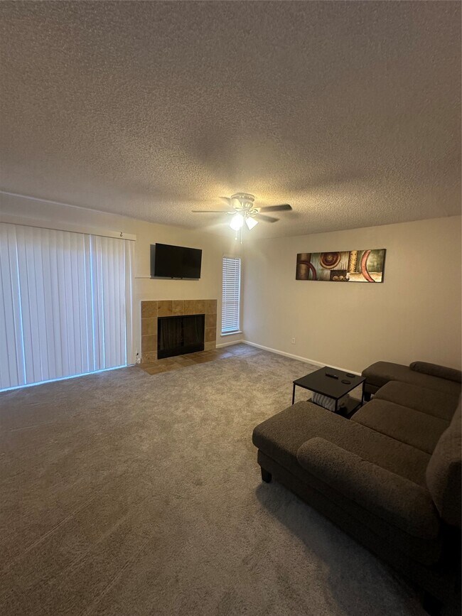 Building Photo - 6601 Sands Point Dr