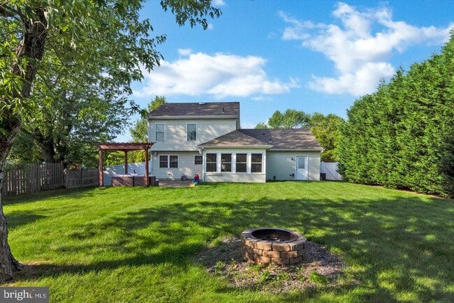 Building Photo - 110 E Partridge Ln