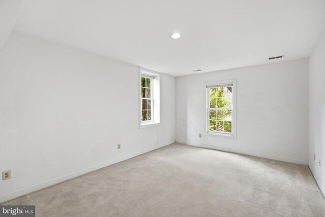 Building Photo - 10417 Snow Point Dr