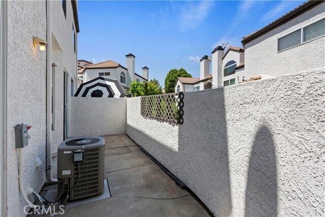Building Photo - 13133 Le Parc Blvd