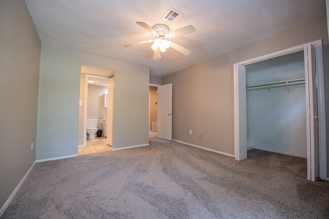 Building Photo - 2305 E Kantz Cv