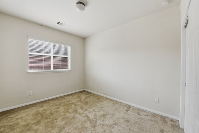 Building Photo - 20126 Graphite Canyon Ct