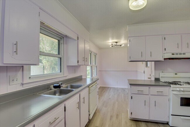 Building Photo - 2021 Arcadia Ct