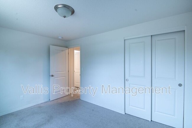 Building Photo - 4850 Heathwood St NE