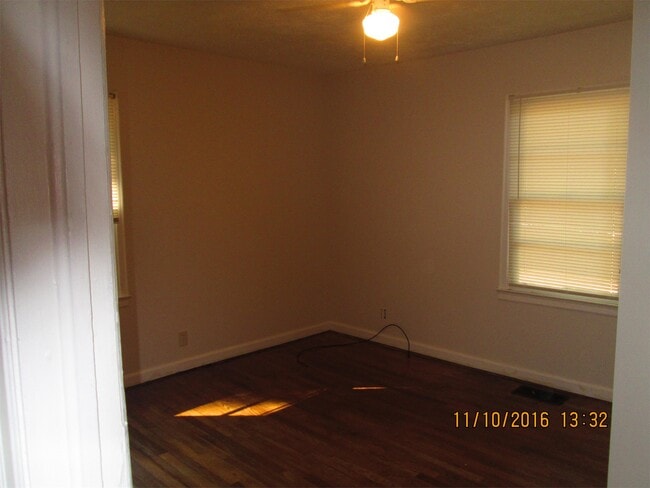 Building Photo - 2980 Wanda Cir SW