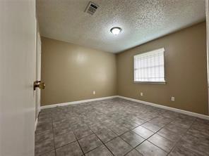 Building Photo - 4607 E 12th St