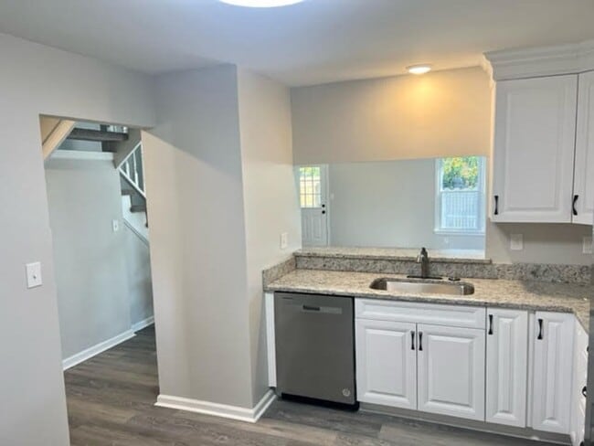 Building Photo - FOR RENT ROSEMONT AREA / VIRGINIA BEACH