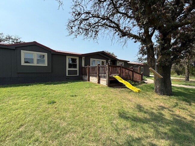 Building Photo - 267267 E County RD 49