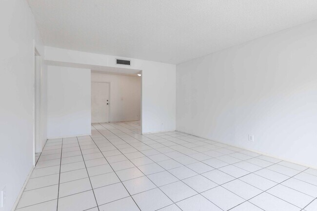 Building Photo - 490 NW 20th St