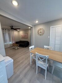 Building Photo - 2819 S Pine St